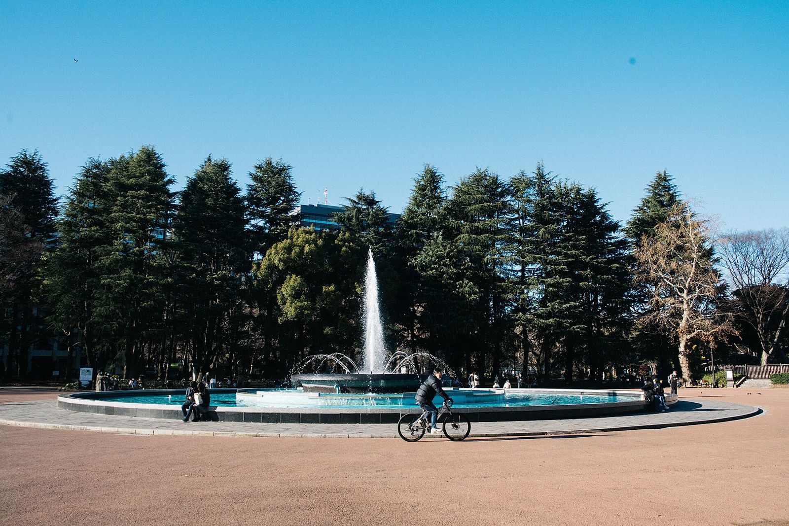 日比谷公園の大噴水と広場