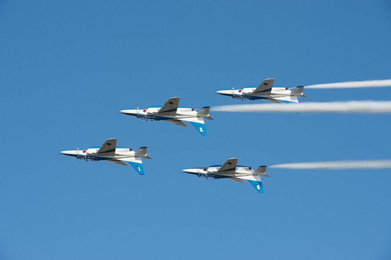 入間航空祭2012でのブルーインパルスT-4編隊飛行