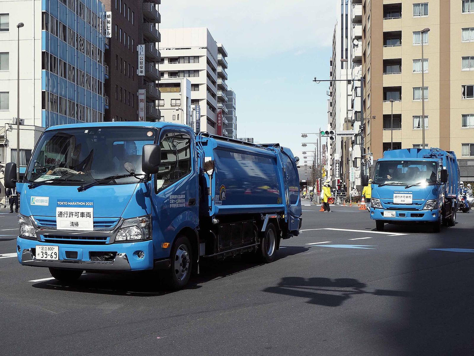 ごみ収集車（参考：同種の車両）