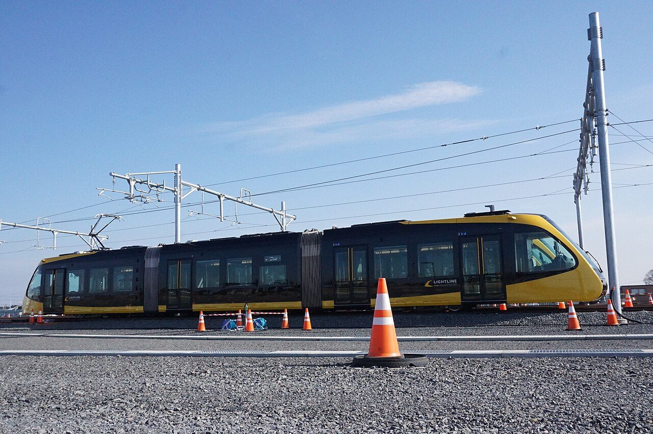 ライトライン車両基地のHU300形