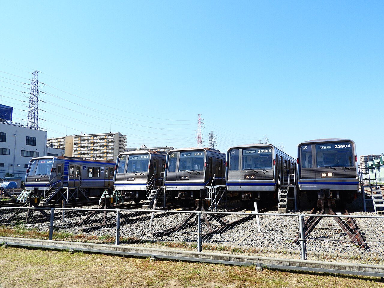 Osaka Metro 緑木検車場の23系